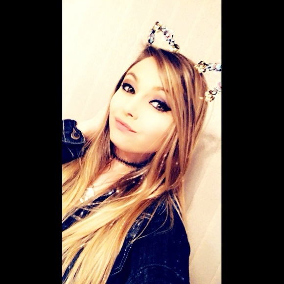 Meet your Posher, Kayla - Picture 6 of 12